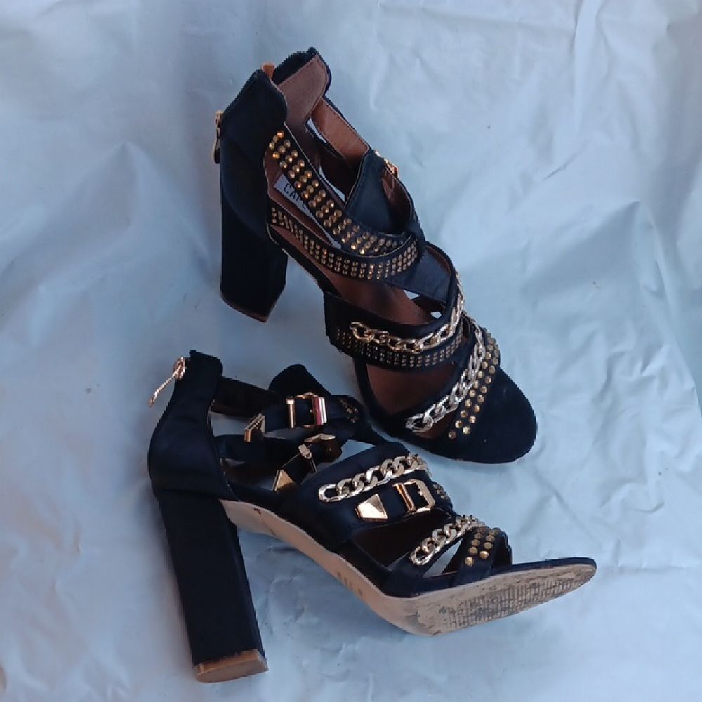 Cape Robbin Black and Gold Heels with Elegant Design Size 8M